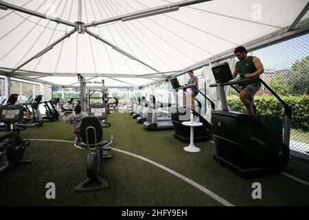 Foto Cecilia Fabiano/ LaPresse 18 Maggio 2021 Roma (Italia) Cronaca Nuovo decreto per piscine e palestre riapertura al 24 Maggio Nella Foto: la palestra all'aperto del Centro sportivo to Live Photo Cecilia Fabiano/ LaPresse Mai 18 , 2021 Roma (Italien) News Neues Dekret für Schwimmbäder und Fitnessstudios, das am 24. Mai im Pic: Open Air Gym wieder eröffnet wird Stockfoto