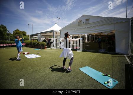 Foto Cecilia Fabiano/ LaPresse 18 Maggio 2021 Roma (Italia) Cronaca Nuovo decreto per piscine e palestre riapertura al 24 Maggio Nella Foto: la palestra all'aperto del Centro sportivo to Live Photo Cecilia Fabiano/ LaPresse Mai 18 , 2021 Roma (Italien) News Neues Dekret für Schwimmbäder und Fitnessstudios, das am 24. Mai im Pic: Open Air Gym wieder eröffnet wird Stockfoto