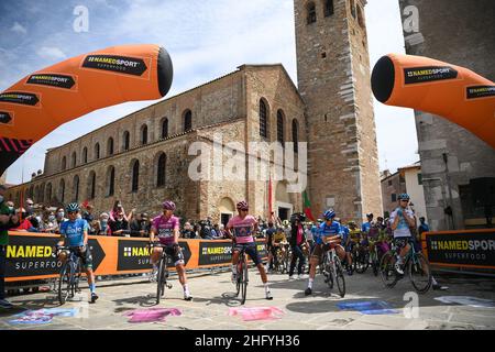 Marco Alpozzi/LaPresse 23. Mai 2021 Italien Sport Radfahren Giro d'Italia 2021 - Ausgabe 104th - Etappe 15 - von Grado nach Gorizia im Bild: FORTUNATO LORENZO (ITA) (EOLO-KOMETA-RADSPORTTEAM) SAGAN PETER (SVK) (BORA - HANSGROHE) BERNAL GOMEZ EGAN ARLEY (COL) (INEOS GRENADIERE) BOUCHARD GEOFFREY (FRA) (AG2R TEAM VON CROEN) VLASOV ALEKSANDR (RUS) (ASTANA - PREMIER TECH) Stockfoto