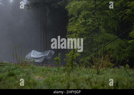 Foto Piero Cruciatti / LaPresse24/05/2021 Stresa, ItalienCronacaPiemonte, incidente funivia Stresa-Mottarone: il day afterNella foto: la zona dell&#X2019;incidente della funivia Foto Piero Cruciatti / LaPresseMai 24, 2021 Stresa, ItalienNachrichtenItalien unter Schock, als 14 Menschen bei einem Seilbahnunfall in der Nähe des MaggioreesAuf dem Foto: Der Unfall Stockfoto