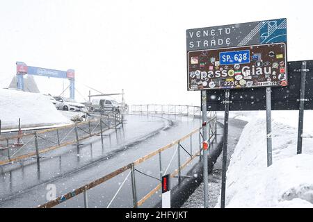 Marco Alpozzi/LaPresse 24. Mai 2021 Italien Sport Radfahren Giro d'Italia 2021 - Ausgabe 104th - Etappe 16 - von Sacile nach Cortina D'Ampezzo im Bild: Passo Giau Stockfoto