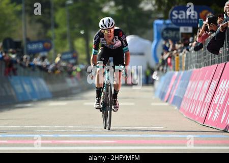 Massimo Paolone/LaPresse 26. Mai 2021 Italien Sport Cycling Giro d'Italia 2021 - Ausgabe 104th - Etappe 17 - von Canazei bis Sega Di Ala im Bild: YATES Simon Philip (GBR) (TEAM BIKEEXCHANGE) Stockfoto