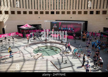 Alessandro Bremec/LaPresse 27. Mai 2021 Italien Sport Radfahren Giro d'Italia 2021 - Ausgabe 104th - Etappe 18 - von Rovereto nach Stradella im Bild: Start Stockfoto