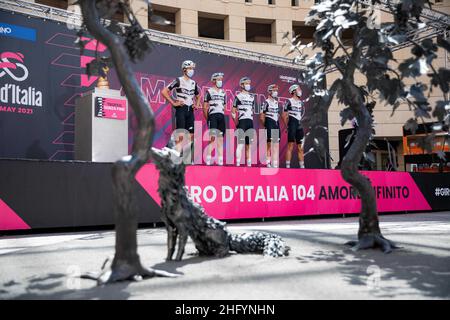 Alessandro Bremec/LaPresse 27. Mai 2021 Italien Sport Radfahren Giro d'Italia 2021 - Ausgabe 104th - Etappe 18 - von Rovereto nach Stradella im Bild: Start Stockfoto