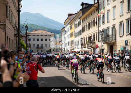 Alessandro Bremec/LaPresse 27. Mai 2021 Italien Sport Radfahren Giro d'Italia 2021 - Ausgabe 104th - Etappe 18 - von Rovereto nach Stradella im Bild: Start Stockfoto