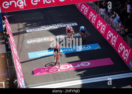 Alessandro Bremec/LaPresse 27. Mai 2021 Italien Sport Radfahren Giro d'Italia 2021 - Ausgabe 104th - Etappe 18 - von Rovereto nach Stradella im Bild: Ankunft Stockfoto