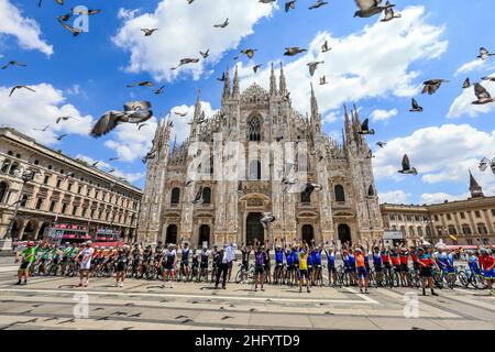 Foto LaPresse/Alessandro Garofalo 30 maggio 2021 Sport Cicismo Giro d'Italia 2021 – Giro E - Nella foto: Tappa 21 Sesto San Giovanni - Milano Foto LaPresse/Alessandro Garofalo 30. Mai 2021 Sport Cycling Giro d'Italia 2021 – Giro E - im Bild: 21. Etappe Sesto San Giovanni - Mailand Stockfoto