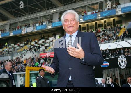 ***** Kollektion Juventus ***** &#xa9;Jonathan Moscrop - LaPresse 01 11 2006 Torino Sport Calcio Juventus - Brescia - Campionato Tim Serie B 2006 2007 Nella foto: Ex Presidente e calciatore della Juventus Giampiero Boniperti &#xa9;Jonathan Moscrop - LaPresse 01 11 2006 Turin ( ITALIEN ) Sport Soccer Juventus versus Brescia - Italienische Serie B Football League 2006 2007 auf dem Foto: Juventus Ex-Vorsitzender und Spieler Giampiero Boniperti Stockfoto