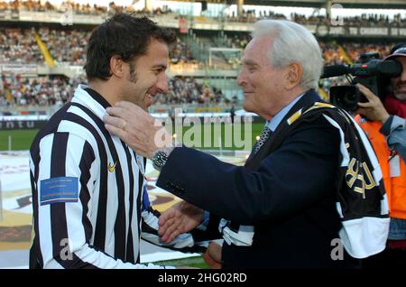 ***** Kollektion Juventus ***** &#xa9; Filippo Alfero / LaPresse Torino, 01/11/2006 Sport, Calcio Juventus-Brescia - Serie B 2006-2007 Nella foto: Del Piero e Boniperti &#xa9; Filippo Alfero / LaPresse Turin, Italien, 01/11/2006 Juventus-Brescia - Serie B 2006-2007 auf dem Foto: Del Piero und Boniperti Stockfoto