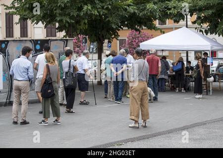 Roberto Monaldo / LaPresse 20-06-2021 Rom (Italien) Mitte-Links-Vorwahlen für den Kandidaten für den Bürgermeister von Rom im Bild die Abstimmung Stockfoto