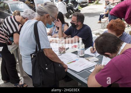 Roberto Monaldo / LaPresse 20-06-2021 Rom (Italien) Mitte-Links-Vorwahlen für den Kandidaten für den Bürgermeister von Rom im Bild die Abstimmung Stockfoto