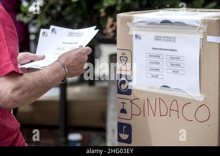 Roberto Monaldo / LaPresse 20-06-2021 Rom (Italien) Mitte-Links-Vorwahlen für den Kandidaten für den Bürgermeister von Rom im Bild die Abstimmung Stockfoto