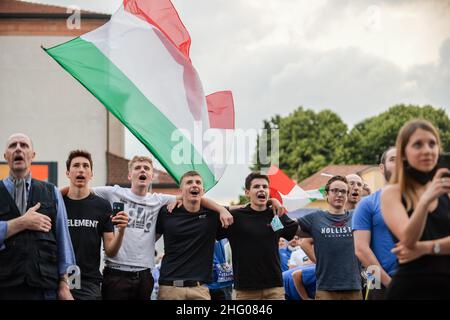 Claudio Furlan/LaPresse 06. Juli 2021 Mailand, Italien Nachrichten Großleinwand im Martinitt-Theater für das Halbfinale der Euro 2020 in Italien und Spanien Stockfoto