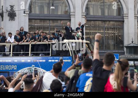 Roberto Monaldo / LaPresse 12-07-2021 Rom (Italien) die Europameisterschaft-Nationalmannschaft begrüßt die Fans in der Stadt im Bild den Bus der italienischen Nationalmannschaft Stockfoto