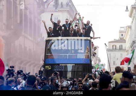 Roberto Monaldo / LaPresse 12-07-2021 Rom (Italien) die Europameisterschaft-Nationalmannschaft begrüßt die Fans in der Stadt im Bild den Bus der italienischen Nationalmannschaft Stockfoto