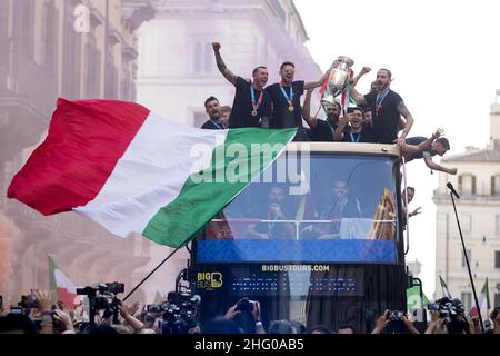 Roberto Monaldo / LaPresse 12-07-2021 Rom (Italien) die Europameisterschaft-Nationalmannschaft begrüßt die Fans in der Stadt im Bild den Bus der italienischen Nationalmannschaft Stockfoto