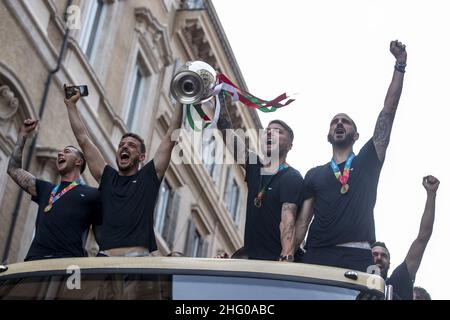 Roberto Monaldo / LaPresse 12-07-2021 Rom (Italien) die Europameisterschaft-Nationalmannschaft begrüßt die Fans in der Stadt im Bild den Bus der italienischen Nationalmannschaft Stockfoto