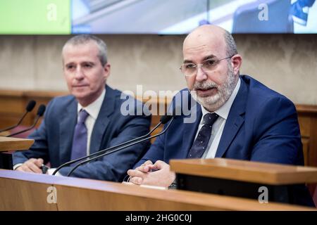 Roberto Monaldo / LaPresse 20-07-2021 Rom (Italien) Politik die 5-Sterne-Bewegung präsentiert das neue Wahlsystem für direkte Demokratie in dem Bild Alfonso Colucci, Vito Crimi Stockfoto