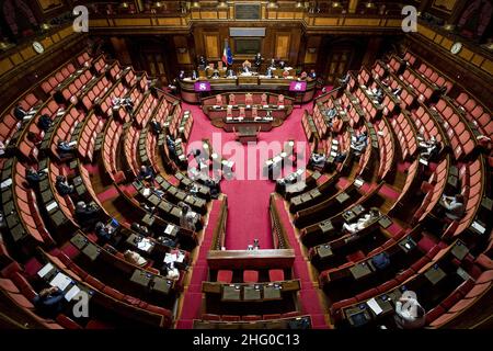 Foto Roberto Monaldo / LaPresse 20-07-2021 Roma Politica Senato - ddl contro omotransfobia Nella foto L'aula del Senato durante la discussione generale 20-07-2021 Senat von Rom (Italien) - Gesetz gegen Homotransphobie Stockfoto