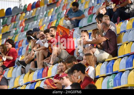 Fabrizio Corragetti / LaPresse 25st. Juli 2021 Frosinone, Italien Sportfußball AS Roma vs Debrecen - Pre-Season Friendly 2021/2022 - Benito Stirpe Stadion im Bild: AS Roma suporters Stockfoto