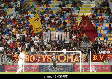 Fabrizio Corragetti / LaPresse 25st. Juli 2021 Frosinone, Italien Sportfußball AS Roma vs Debrecen - Pre-Season Friendly 2021/2022 - Benito Stirpe Stadion im Bild: AS Roma suporters Stockfoto