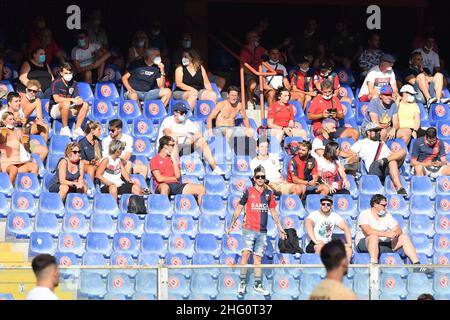 Foto Tano Pecoraro/LaPresse 13 Agosto 2021 Genua, Italia Sport calcio Genua vs Perugia - Coppa Italia 2021/2022 - Stadio Luigi Ferraris Nella foto: tifosi Foto Tano Pecoraro/LaPresse 13. August 2021 Genua, Italien Fußball Genua vs Perugia - Italienischer Pokal 2021/2022 - Stadion Luigi Ferraris im Bild: Unterstützer Stockfoto