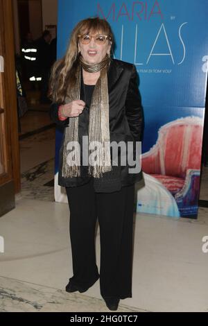 Foto Mario Cartelli/LaPresse 09-04-2018 Roma, Italia Spettacolo Parterre alla prima del Film „Maria by Callas“ al Teatro dell’Opera di Roma Nella foto: Piera Degli Esposti Foto Mario CartelliLaPresse 20th. November 2017 Mailand, Italien Entertainement Parterre bei der Filmpremiere „Maria by Callas“ am Operntheater von Rom. Auf dem Foto: Piera Degli Esposti Stockfoto