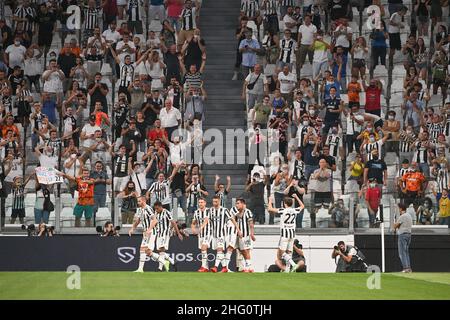 Marco Alpozzi/LaPresse 14. August 2021 Turin, Italien Sportfußball Juventus vs Atalanta - Freundschaftsspielspiel vor der Saison - Allianz Stadium im Bild: Paulo Dybala (Juventus F.C.); feiert nach dem Tor Stockfoto