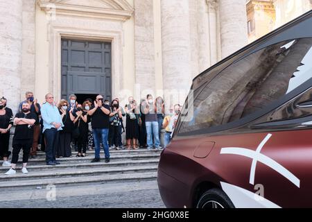 Mauro Scrobogna /LaPresse August 17, 2021&#xa0; Rom, Italien Nachrichten Beerdigung von Gianfranco D'Angelo auf dem Foto: Beerdigung des Schauspielers Gianfranco D&#X2019;Angelo in der Kirche der Künstler auf der Piazza del Popolo Stockfoto