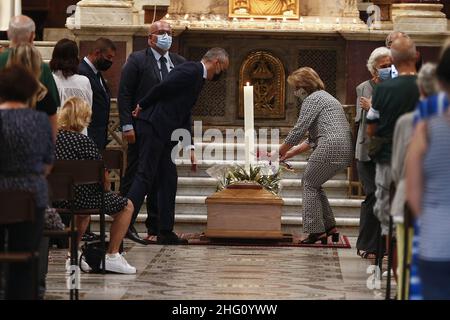 Foto Cecilia Fabiano/ LaPresse 23 Agosto 2021 Roma (Italia) Cronaca : Funerali di Nicoletta Orsomando presso la Basilica di Santa Maria in Trastevere Nella Foto : la cerimonia Foto Cecilia Fabiano/ LaPresse August 23 , 2021 Roma (Italien) News : Nicoletta Orsomando Beerdigung im Pic : die Zeremonie Stockfoto