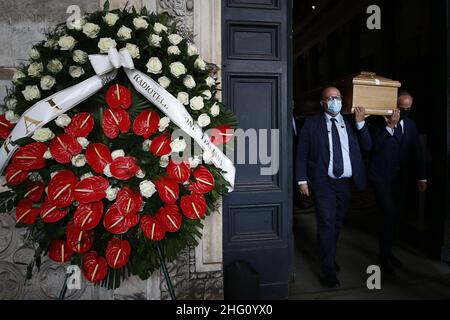 Foto Cecilia Fabiano/ LaPresse 23 Agosto 2021 Roma (Italia) Cronaca : Funerali di Nicoletta Orsomando presso la Basilica di Santa Maria in Trastevere Nella Foto : la cerimonia Foto Cecilia Fabiano/ LaPresse August 23 , 2021 Roma (Italien) News : Nicoletta Orsomando Beerdigung im Pic : die Zeremonie Stockfoto