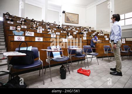 Cecilia Fabiano/ LaPresse September 03 , 2021 Rome (Italy) News : Tests des Zugangs zu Studiengängen in Medizin im Pic : Studenten an der Universität Sapienza Foto Cecilia Fabiano/ LaPresse 03 Settembre 2021 Roma (Italia) Cronaca : Prove d&#X2019;Accesso ai corsi di laurea in Medicina Nella Foto : gli studenti effettuano le prove all&#X2019;universit&#XE0; La Sapienza Foto Cecilia Fabiano/ LaPresse September 03 , 2021 Rome (Italy) News : Tests des Zugangs zu Studiengängen in Medizin im Pic : Studenten an der Universität Sapienza Stockfoto