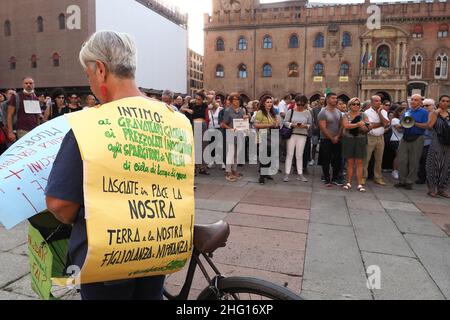 Michele Nucci/LaPresse 04. September 2021 - Bologna, Italien Demonstrationen gegen Impfpass oder Virusbeschränkungen im Allgemeinen auf der Piazza Maggiore. Stockfoto