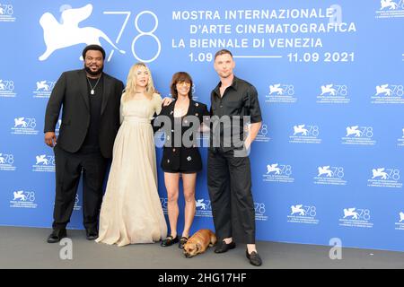 Gian Mattia D'Alberto - LaPresse 2021-09-05 Venice 78th Venice International Film Festival 'Mona Lisa and the Blood Moon' Fotocall auf dem Foto: Von L, Craig Robinson, der US-Schauspielerin Kate Hudson, der US-Regisseurin Ana Lily Amirpour und dem britischen Schauspieler Ed Skrein Stockfoto