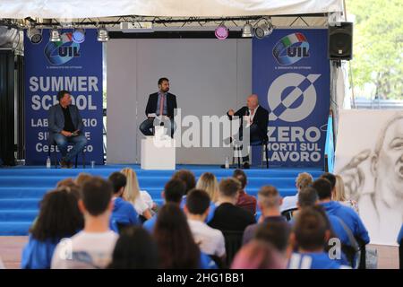 Foto Luigi Rega - LaPresse politica 10-09-2021 Cesenatico Uil Camp 2021 - Wochenende di formazione sindacale - Cesenatico Camping Village - Nella Foto: Pierpaolo Bombardieri - Segretario Generale UIL, Simone Arminio - Vice capocronista il Resto del Carlino, Stefano Bonaccini - Presidente della Regione Emilia-Romagna Foto Luigi Rega - LaPresse News 10-09-2021 Cesenatico Uil Camp 2021 im Bild: Pierpaolo Bombardieri - Simone Arminio - Stefano Bonaccini Stockfoto