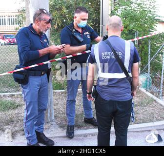 Foto Manuel Migliorini - LaPresse cronaca Rimini 12/09/2021 Accoltellamento Rimini: Ferisce 5 persone tra cui un bambino Nella Foto I controlli della polizia Foto Manuel Migliorini - LaPresse News Rimini 12. September 2021 die Polizeikontrollen in Rimini stehen kurz vor dem Bild Stockfoto