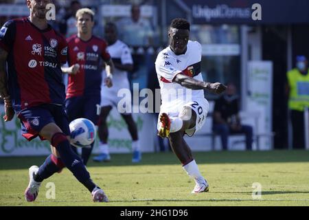 LaPresse/Alessandro Tocco 12. September 2021 Cagliari (Italien) Sport Soccer Cagliari Calcio vs Genua FC League A Tim 2021/2022 "Unipol Domus" Stadion&#xa0; im Bild:CALEB EKUBAN 20 (Genua FC) Stockfoto