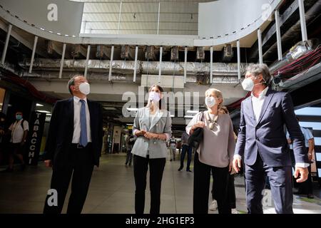 Mauro Scrobogna /LaPresse September 17, 2021  Rom, Italien Nachrichten Wiedereröffnung des Zentralmarktes in Rom, Besuch des Bürgermeisters auf dem Foto: Der Bürgermeister von Rom Virginia Raggi besucht die Baustellen von Rom Termini und den Zentralmarkt in Rom Stockfoto