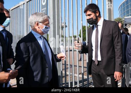 Mauro Scrobogna /LaPresse 23. September 2021&#xa0; Rom, Italien Versammlung der Wirtschaftsminister 2021 auf dem Foto: Wirtschaftsminister Daniele Franco überreicht den grünen Pass Stockfoto