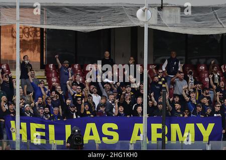 Alessandro Garofalo/LaPresse 22. September 2021 Salerno, Italien Sportfußball Salernitana vs Hellas Verona - Italienische Fußballmeisterschaft Liga A 2021/2022 - Arechi Stadion. Im Bild: Unterstützer von Hellas Verona Stockfoto