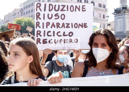 Roberto Monaldo / LaPresse 24-09-2021 Rom (Italien) Freitag für die Zukunft - globaler Klimaschlag im Bild Ein Moment der Demonstration Stockfoto