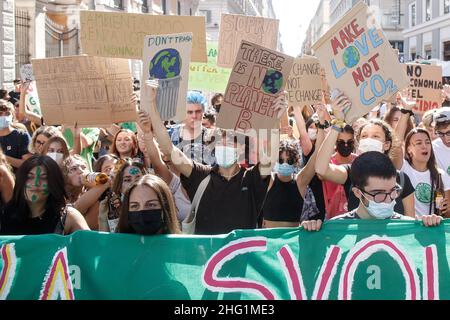 Roberto Monaldo / LaPresse 24-09-2021 Rom (Italien) Freitag für die Zukunft - globaler Klimaschlag im Bild Ein Moment der Demonstration Stockfoto