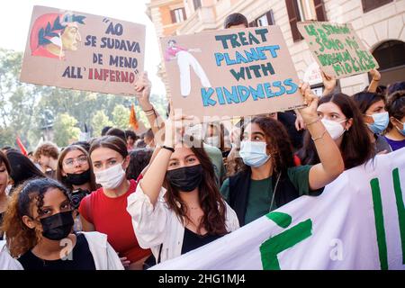 Roberto Monaldo / LaPresse 24-09-2021 Rom (Italien) Freitag für die Zukunft - globaler Klimaschlag im Bild Ein Moment der Demonstration Stockfoto