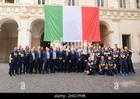 Mauro Scrobogna /LaPresse September 27, 2021&#xa0; Rom, Italien Politik Chigi - Treffen mit den italienischen Volleyball-Nationalmannschaften auf dem Foto: Der Ratsvorsitzende Mario Draghi empfängt den italienischen Volleyball-Nationalmeister Europas Stockfoto