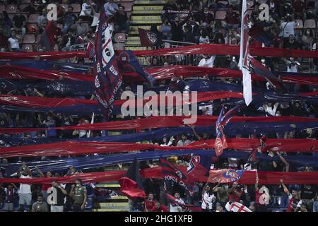 LaPresse/Alessandro Tocco 1. Oktober 2021 Cagliari (Italien) Sport Soccer Cagliari Calcio vs Venezia FC League A Tim 2021/2022 "Unipol Domus" Stadion&#xa0; im Bild: Cagliari Supporter Stockfoto