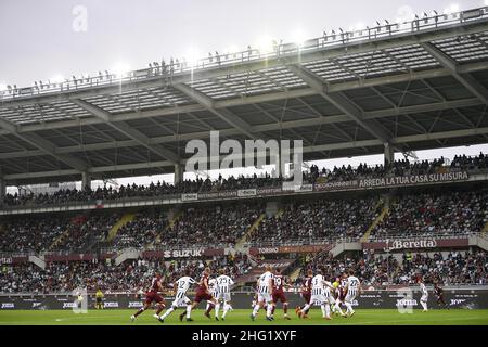 LaPresse - Fabio Ferrari 02. Oktober 2021 Turin, Italien Sportfußball EXKLUSIV TURIN FC Turin FC vs Juventus FC - Italienische Fußballmeisterschaft League A Tim 2021/2022 - "Olimpico Grande Torino" Stadion. Im Bild:Aktion Stockfoto