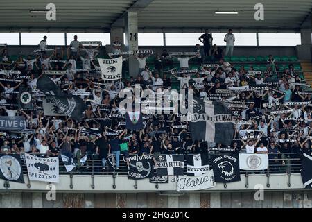 Paola Garbuio/LaPresse 03. Oktober 2021 - Verona, Italien Sport, Soccer Hellas Verona vs Spezia - Italienische Serie A Fußballmeisterschaft 2021/2022 - Marcantonio Bentegodi Stadion. Auf dem Foto: Die Anhänger von spezia Stockfoto