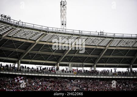 LaPresse - Fabio Ferrari 02. Oktober 2021 Turin, Italien Sportfußball EXKLUSIV TURIN FC Turin FC vs Juventus FC - Italienische Fußballmeisterschaft League A Tim 2021/2022 - "Olimpico Grande Torino" Stadion. Im Bild:Fans Stockfoto