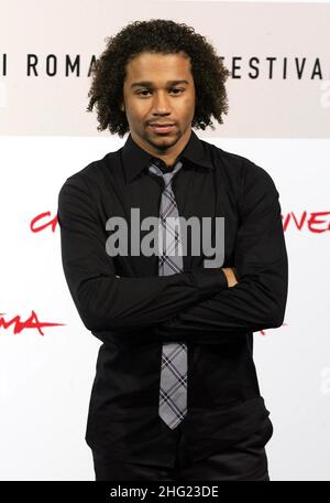 Corbin Bleu posiert während einer Fotoaufnahme von „High School Musical III“ im Rahmen des „Rome Film Festival“ 3rd. Stockfoto