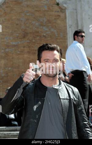 Hugh Jackman entdeckte in Rom die Werbung für seinen neuen Film 'X-Men Origins: Wolverine'. Stockfoto